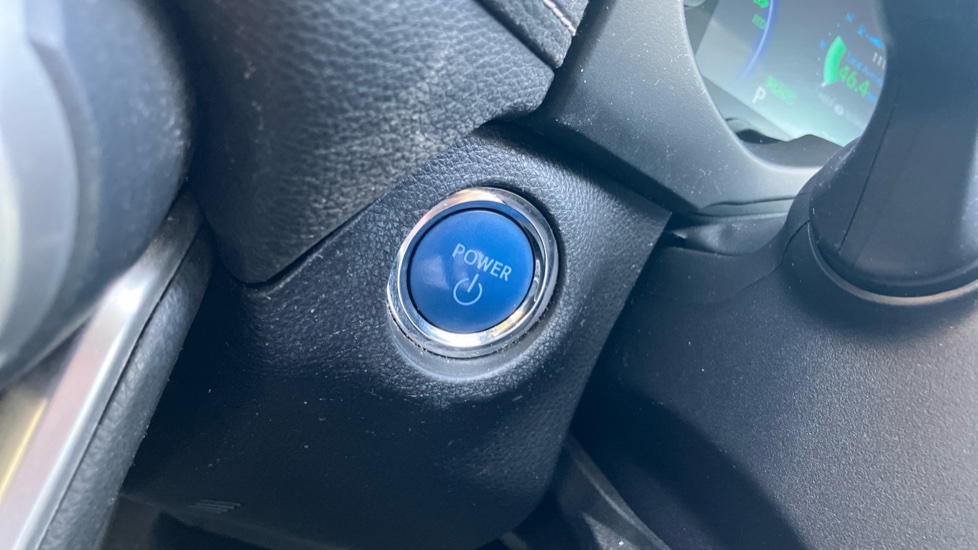 Toyota RAV4 2.5 VVT-i Hybrid Design 5dr CVT 2WD Hybrid Estate - Image 16