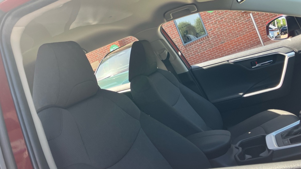 Toyota RAV4 2.5 VVT-i Hybrid Design 5dr CVT 2WD Hybrid Estate - Image 19