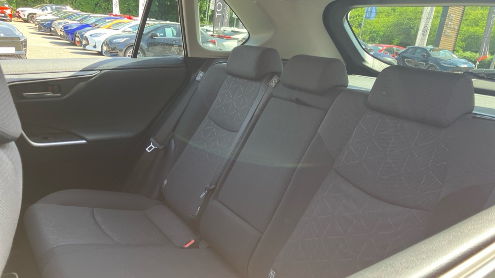 Toyota RAV4 2.5 VVT-i Hybrid Design 5dr CVT 2WD Hybrid Estate - Image 44