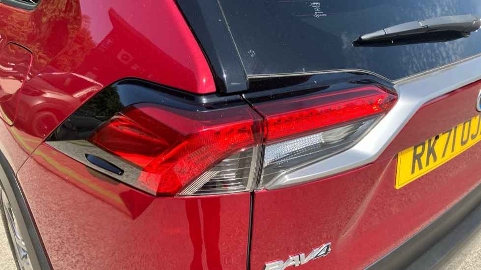 Toyota RAV4 2.5 VVT-i Hybrid Design 5dr CVT 2WD Hybrid Estate - Image 45