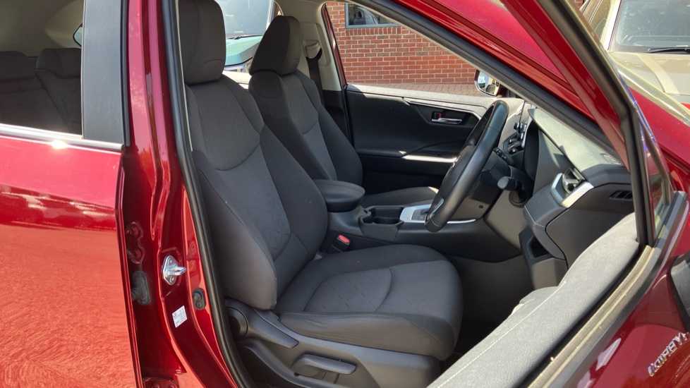 Toyota RAV4 2.5 VVT-i Hybrid Design 5dr CVT 2WD Hybrid Estate - Image 62