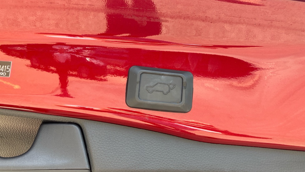 Toyota RAV4 2.5 VVT-i Hybrid Design 5dr CVT 2WD Hybrid Estate - Image 68