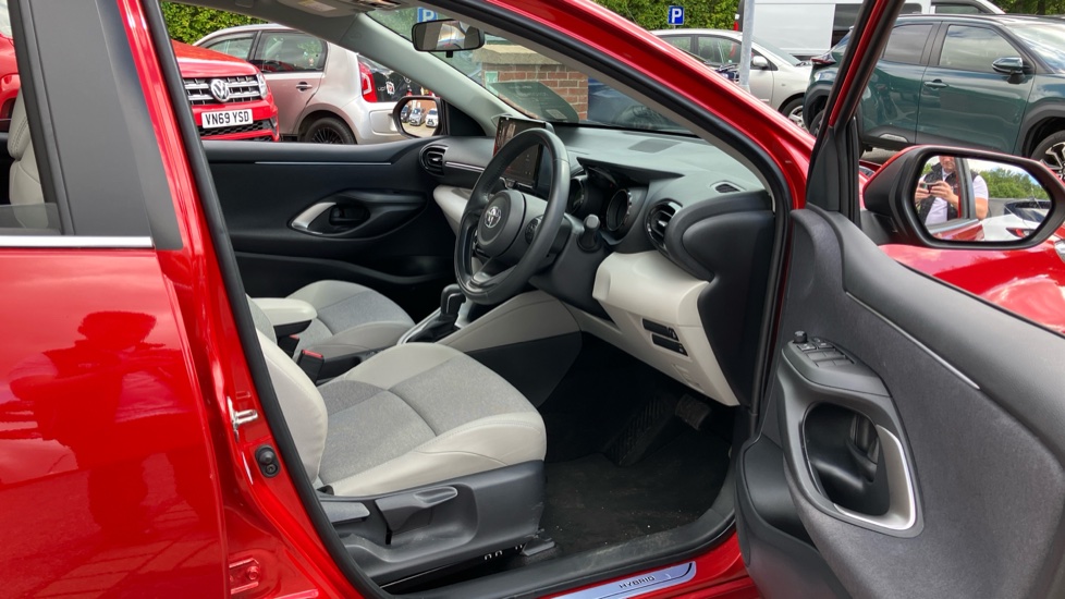 Toyota Yaris 1.5 Hybrid Excel 5dr CVT Hybrid Hatchback - Image 12