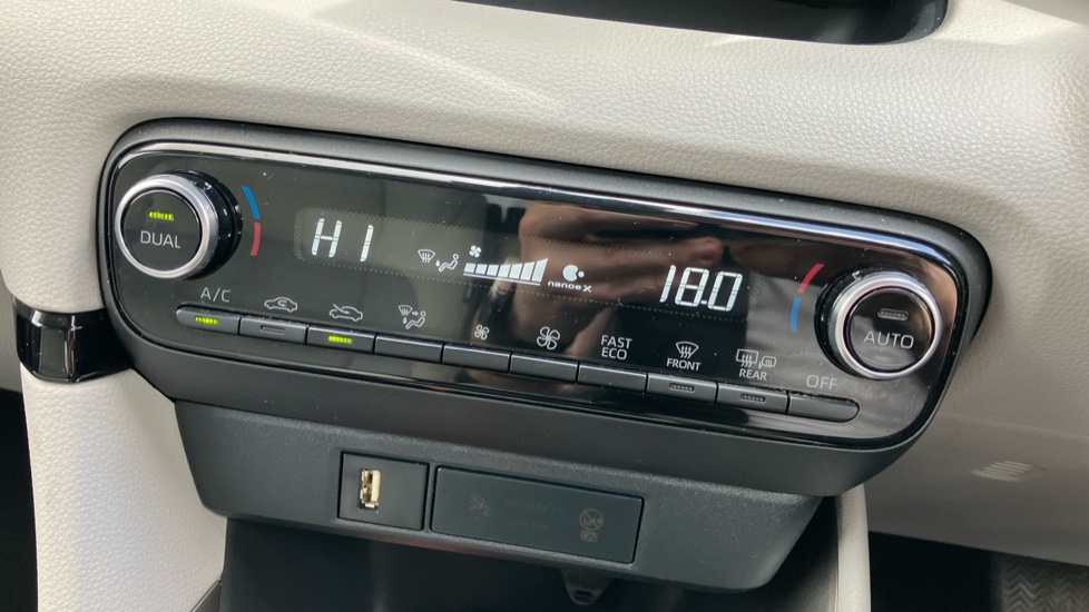 Toyota Yaris 1.5 Hybrid Excel 5dr CVT Hybrid Hatchback - Image 38