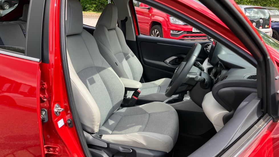 Toyota Yaris 1.5 Hybrid Excel 5dr CVT Hybrid Hatchback - Image 61