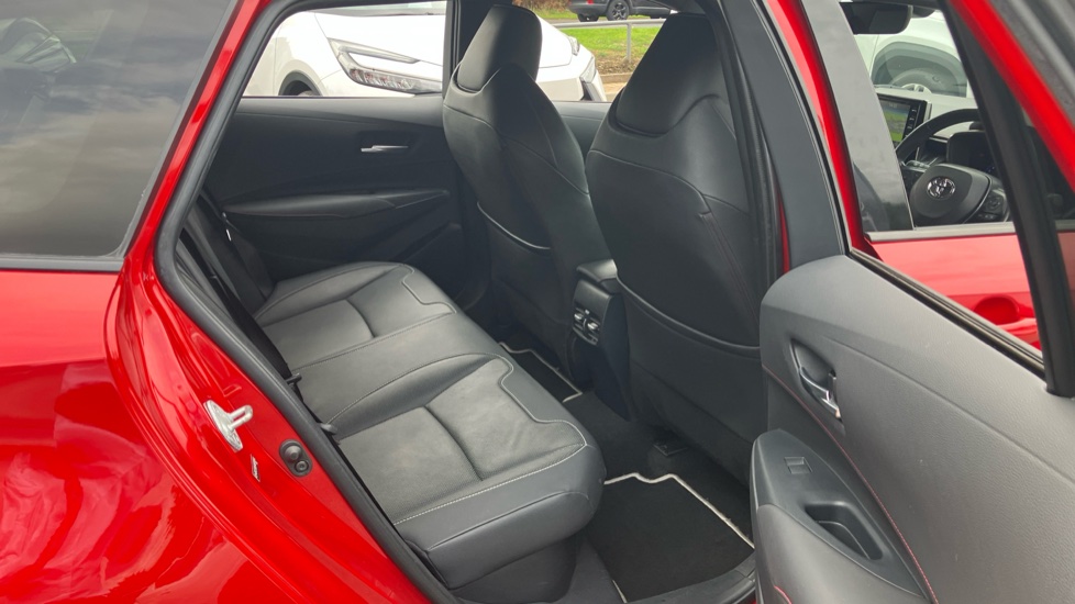 Toyota Corolla 2.0 VVT-i Hybrid Excel 5dr CVT Hybrid Estate - Image 8