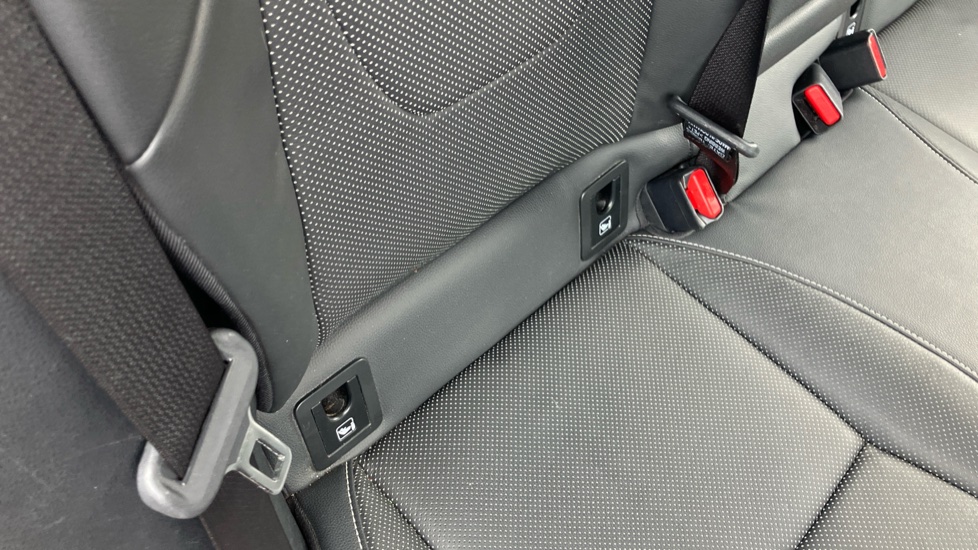 Toyota Corolla 2.0 VVT-i Hybrid Excel 5dr CVT Hybrid Estate - Image 14