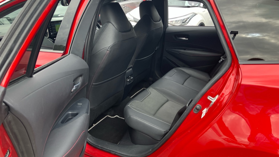 Toyota Corolla 2.0 VVT-i Hybrid Excel 5dr CVT Hybrid Estate - Image 15