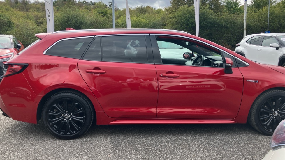 Toyota Corolla 2.0 VVT-i Hybrid Excel 5dr CVT Hybrid Estate - Image 23