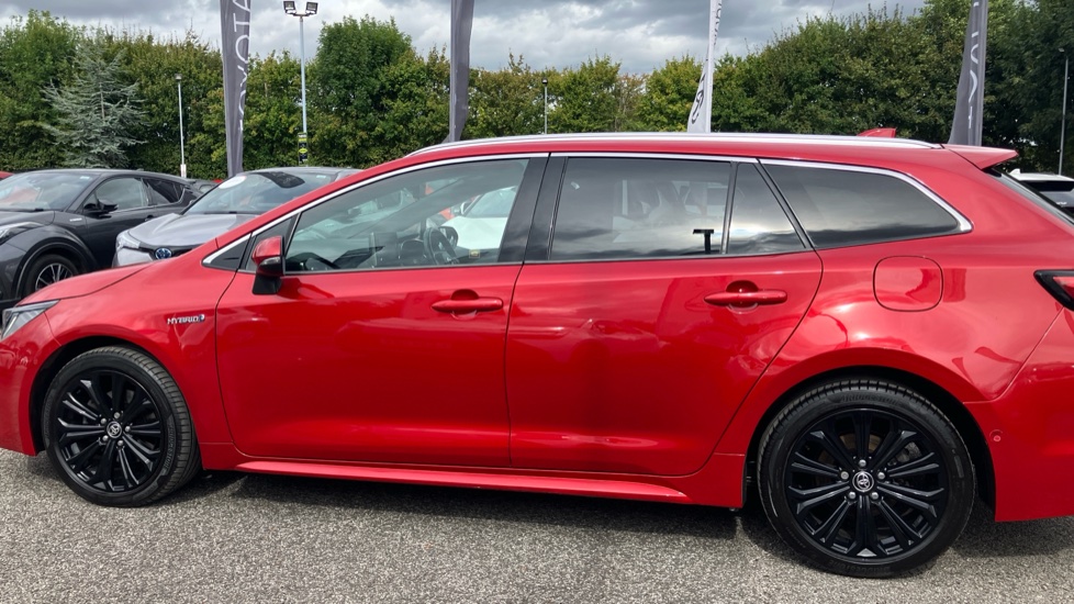 Toyota Corolla 2.0 VVT-i Hybrid Excel 5dr CVT Hybrid Estate - Image 24