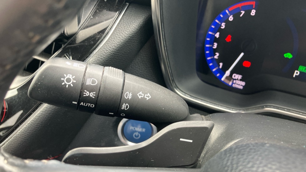 Toyota Corolla 2.0 VVT-i Hybrid Excel 5dr CVT Hybrid Estate - Image 36