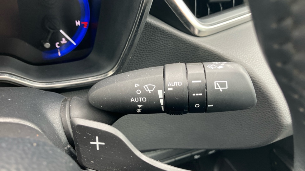 Toyota Corolla 2.0 VVT-i Hybrid Excel 5dr CVT Hybrid Estate - Image 37