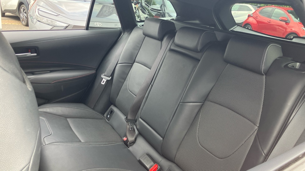 Toyota Corolla 2.0 VVT-i Hybrid Excel 5dr CVT Hybrid Estate - Image 45