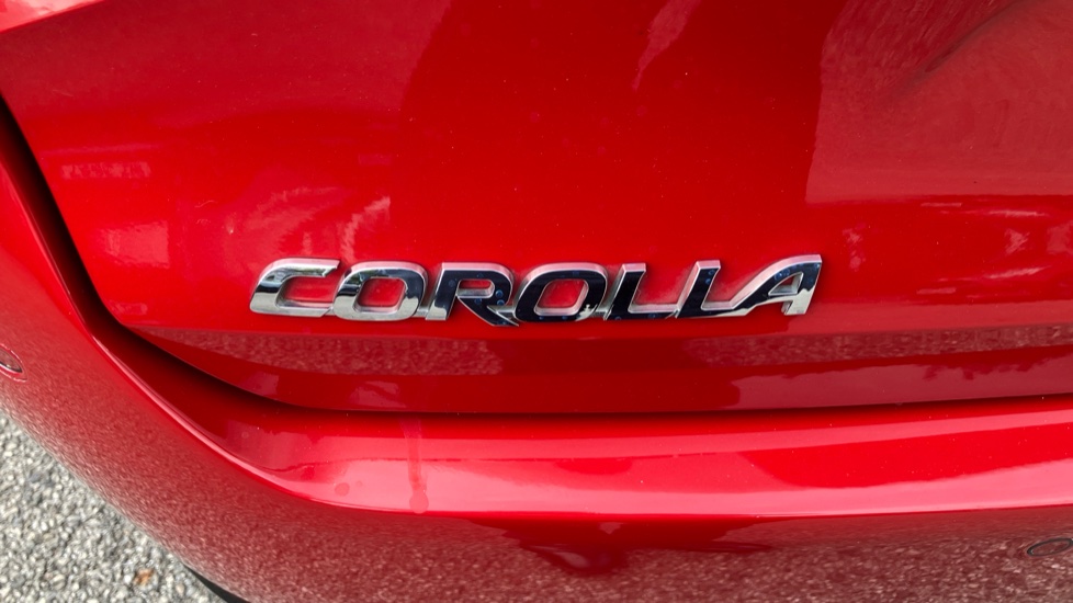 Toyota Corolla 2.0 VVT-i Hybrid Excel 5dr CVT Hybrid Estate - Image 60