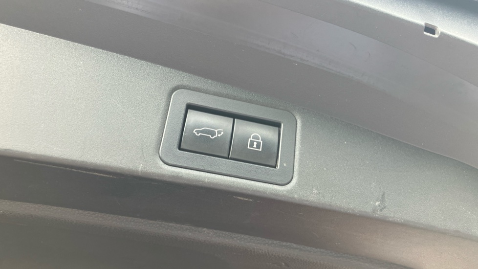 Toyota Corolla 2.0 VVT-i Hybrid Excel 5dr CVT Hybrid Estate - Image 69