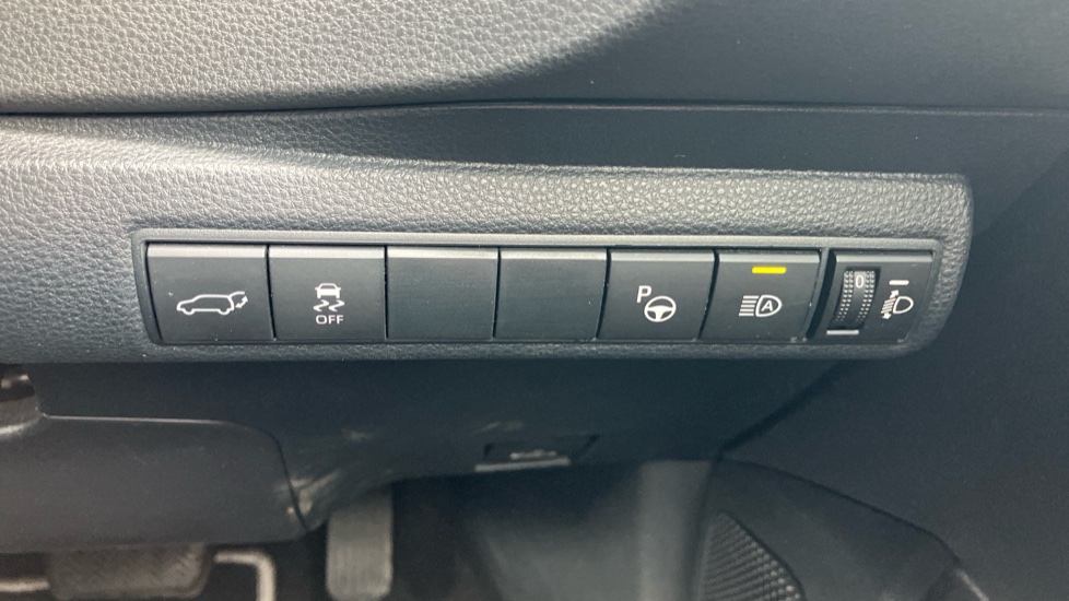 Toyota Corolla 2.0 VVT-i Hybrid Excel 5dr CVT Hybrid Estate - Image 70