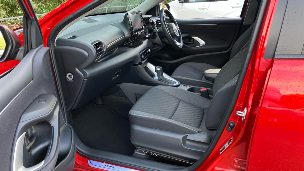 Toyota Yaris 1.5 Hybrid Design 5dr CVT Hybrid Hatchback - Image 5