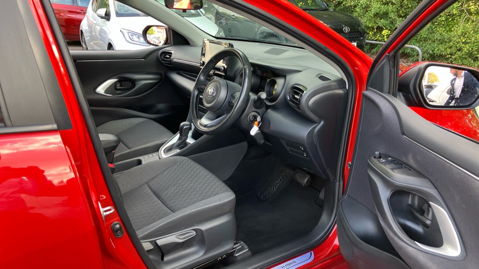 Toyota Yaris 1.5 Hybrid Design 5dr CVT Hybrid Hatchback - Image 12
