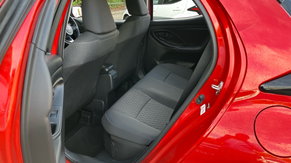 Toyota Yaris 1.5 Hybrid Design 5dr CVT Hybrid Hatchback - Image 15