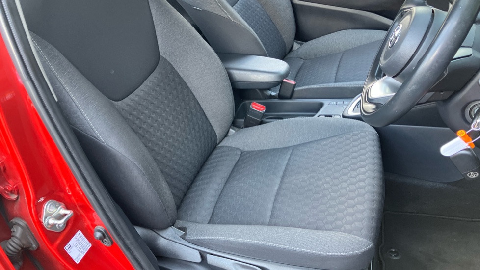 Toyota Yaris 1.5 Hybrid Design 5dr CVT Hybrid Hatchback - Image 17