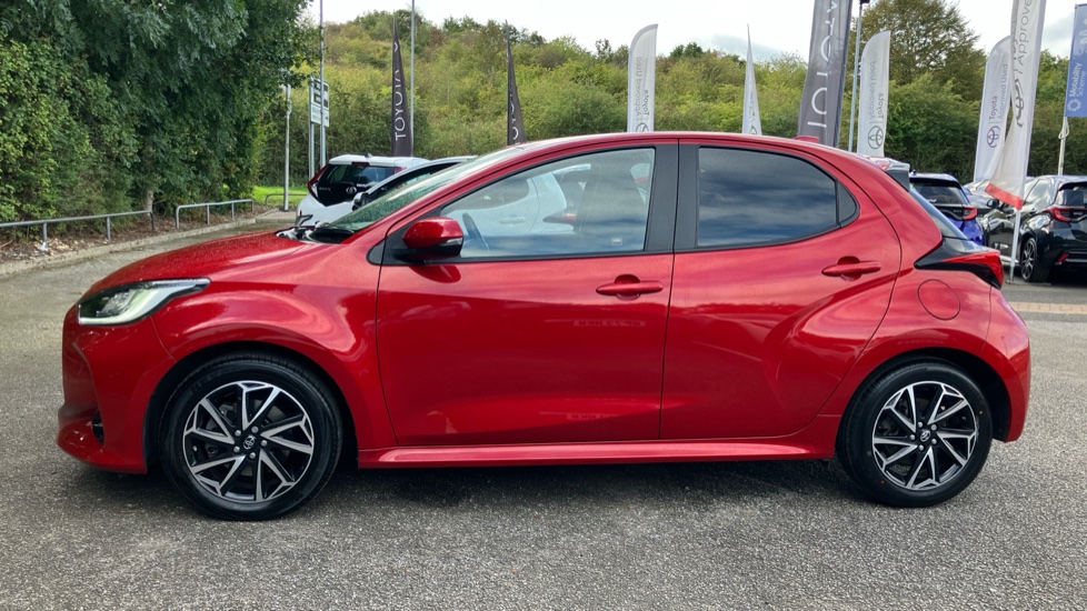 Toyota Yaris 1.5 Hybrid Design 5dr CVT Hybrid Hatchback - Image 24