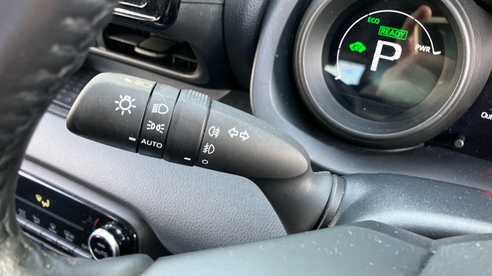 Toyota Yaris 1.5 Hybrid Design 5dr CVT Hybrid Hatchback - Image 35