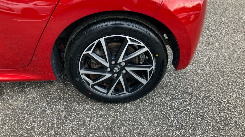 Toyota Yaris 1.5 Hybrid Design 5dr CVT Hybrid Hatchback - Image 56