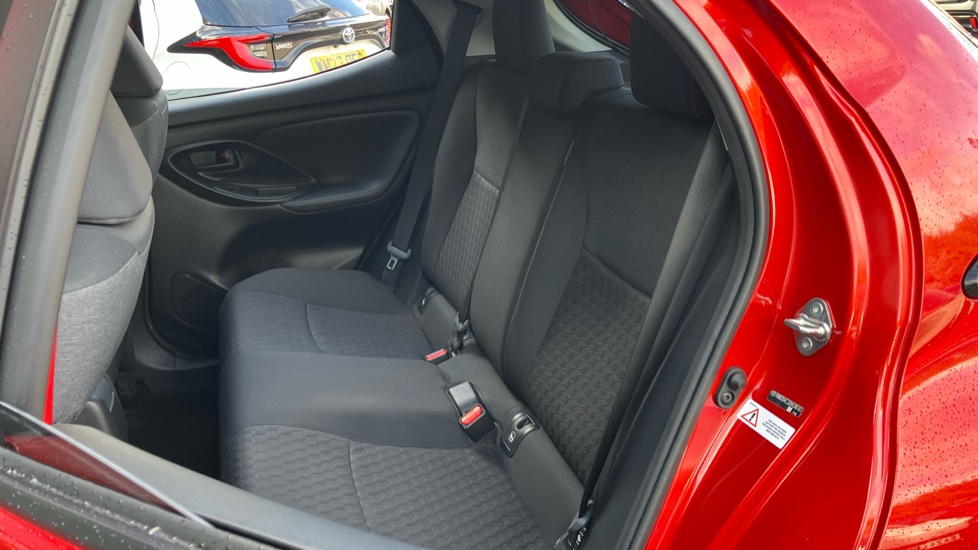 Toyota Yaris 1.5 Hybrid Design 5dr CVT Hybrid Hatchback - Image 60