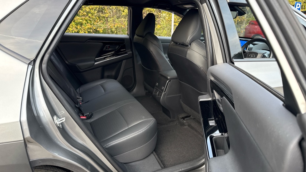 Toyota bZ4X 150kW Vision 71.4kWh 5dr Auto Electric Hatchback - Image 8