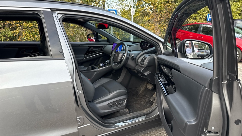 Toyota bZ4X 150kW Vision 71.4kWh 5dr Auto Electric Hatchback - Image 12