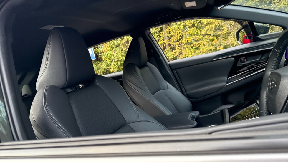 Toyota bZ4X 150kW Vision 71.4kWh 5dr Auto Electric Hatchback - Image 19