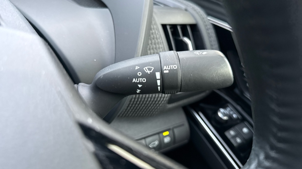 Toyota bZ4X 150kW Vision 71.4kWh 5dr Auto Electric Hatchback - Image 38