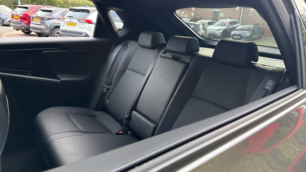 Toyota bZ4X 150kW Vision 71.4kWh 5dr Auto Electric Hatchback - Image 50