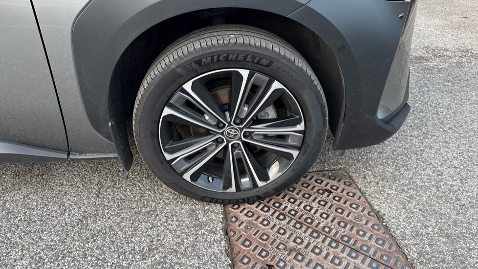 Toyota bZ4X 150kW Vision 71.4kWh 5dr Auto Electric Hatchback - Image 62