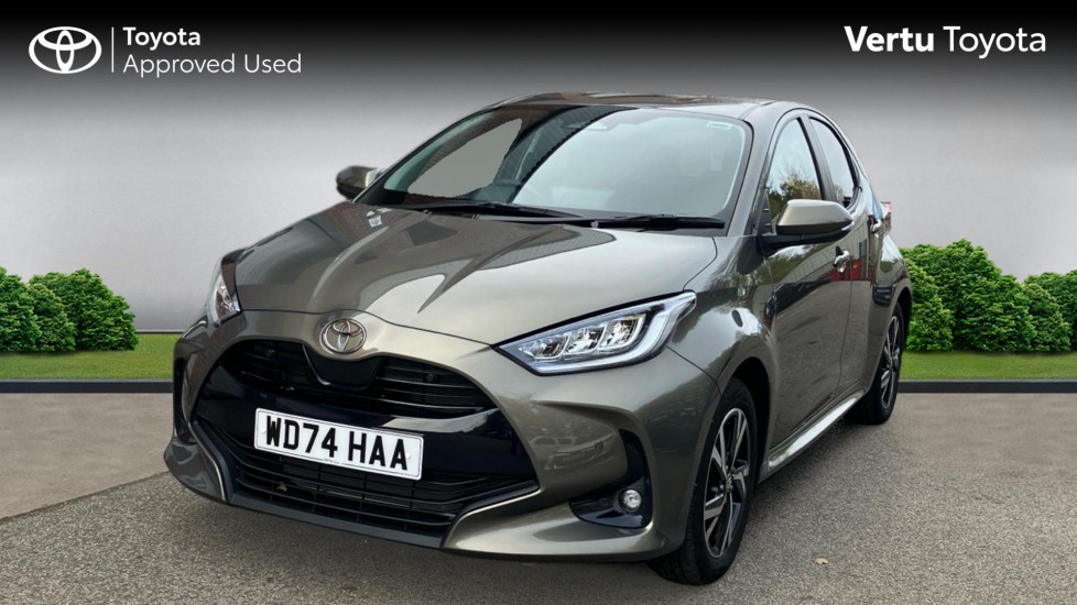 Toyota Yaris 1.5 Hybrid Design 5dr CVT Hybrid Hatchback - Image 3