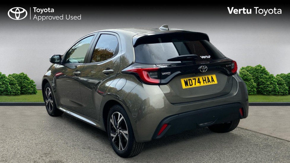 Toyota Yaris 1.5 Hybrid Design 5dr CVT Hybrid Hatchback - Image 4