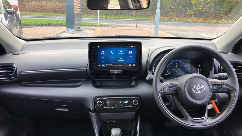 Toyota Yaris 1.5 Hybrid Design 5dr CVT Hybrid Hatchback - Image 5