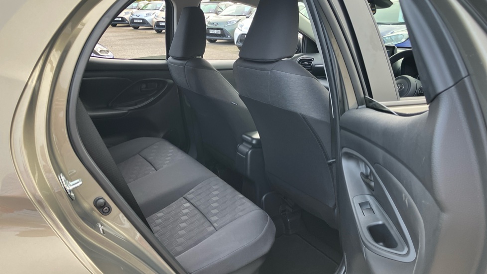 Toyota Yaris 1.5 Hybrid Design 5dr CVT Hybrid Hatchback - Image 12