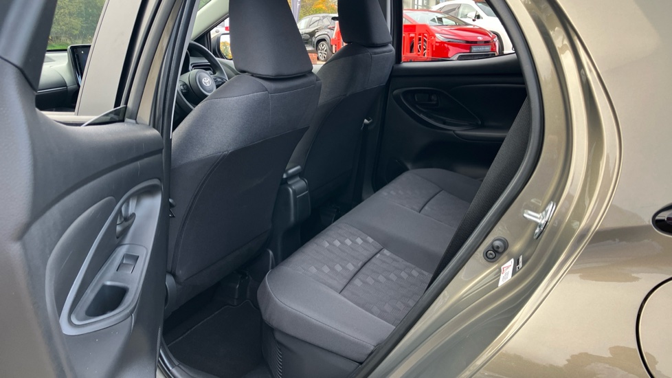 Toyota Yaris 1.5 Hybrid Design 5dr CVT Hybrid Hatchback - Image 13