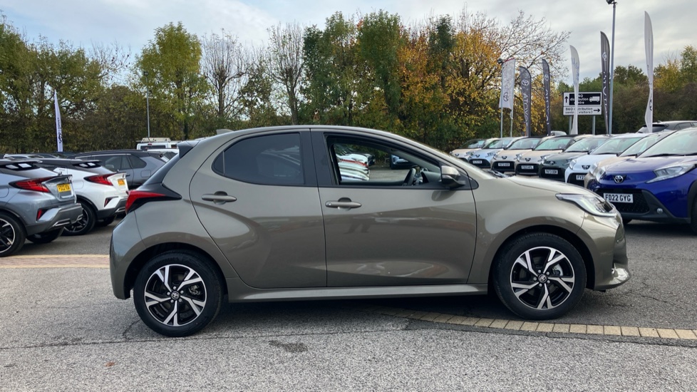 Toyota Yaris 1.5 Hybrid Design 5dr CVT Hybrid Hatchback - Image 16