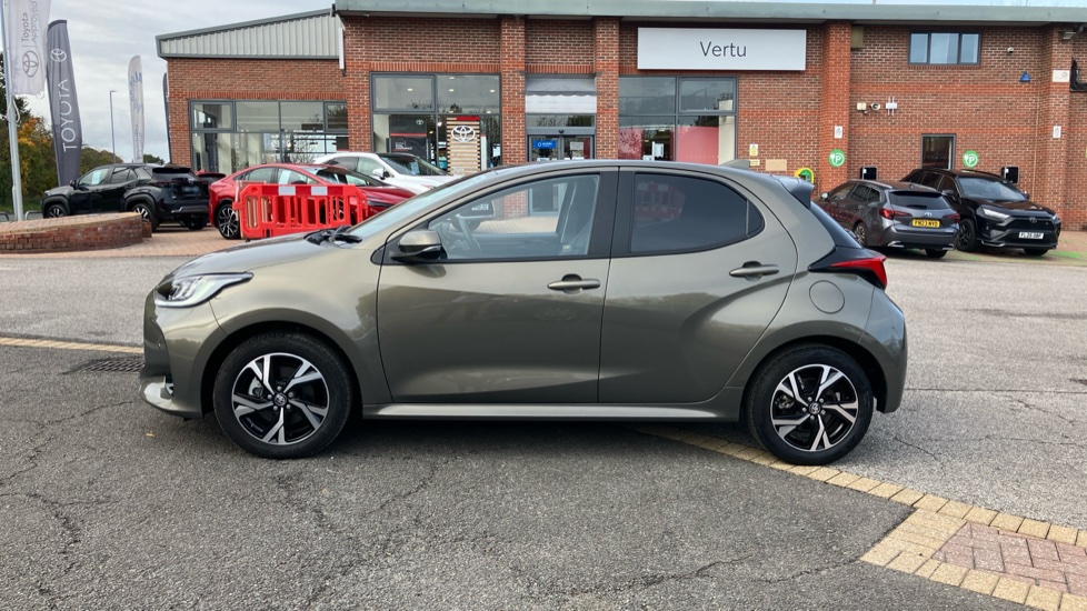 Toyota Yaris 1.5 Hybrid Design 5dr CVT Hybrid Hatchback - Image 17