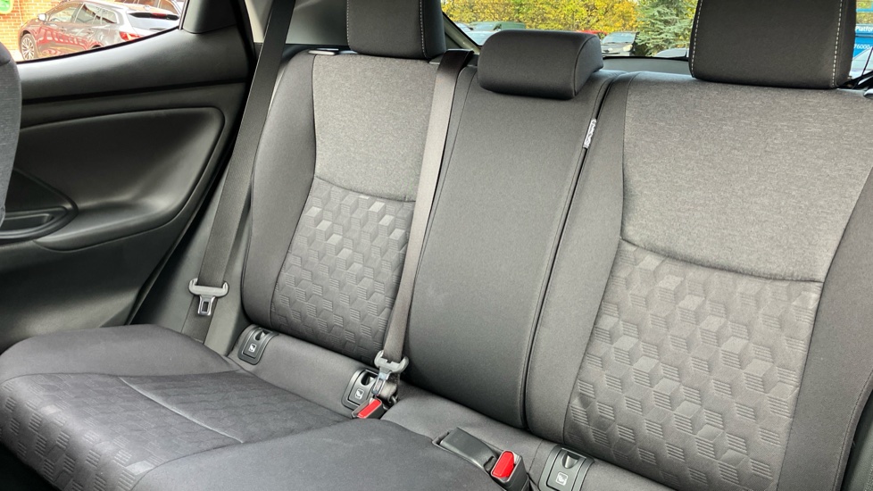 Toyota Yaris 1.5 Hybrid Design 5dr CVT Hybrid Hatchback - Image 20