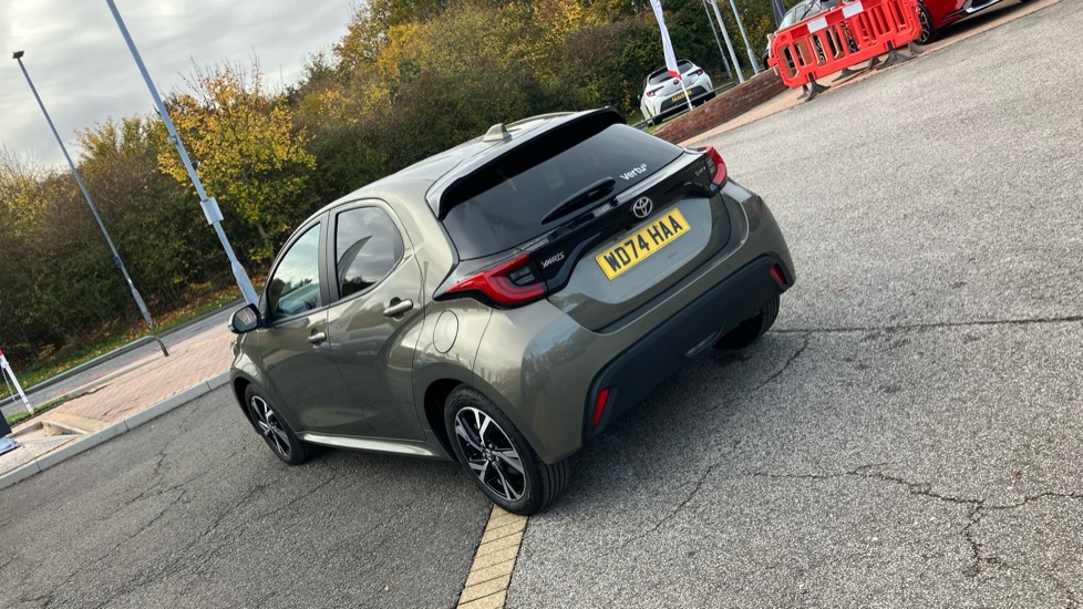 Toyota Yaris 1.5 Hybrid Design 5dr CVT Hybrid Hatchback - Image 30