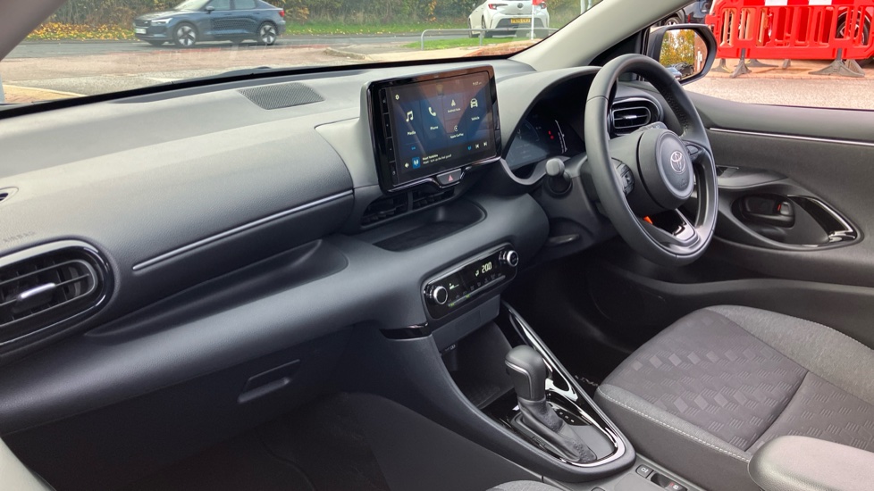 Toyota Yaris 1.5 Hybrid Design 5dr CVT Hybrid Hatchback - Image 44
