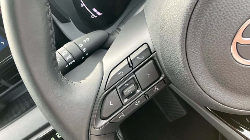 Toyota Yaris 1.5 Hybrid Design 5dr CVT Hybrid Hatchback - Image 45