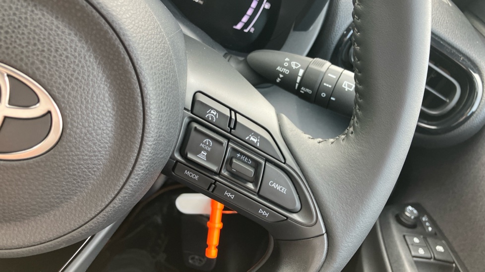 Toyota Yaris 1.5 Hybrid Design 5dr CVT Hybrid Hatchback - Image 46