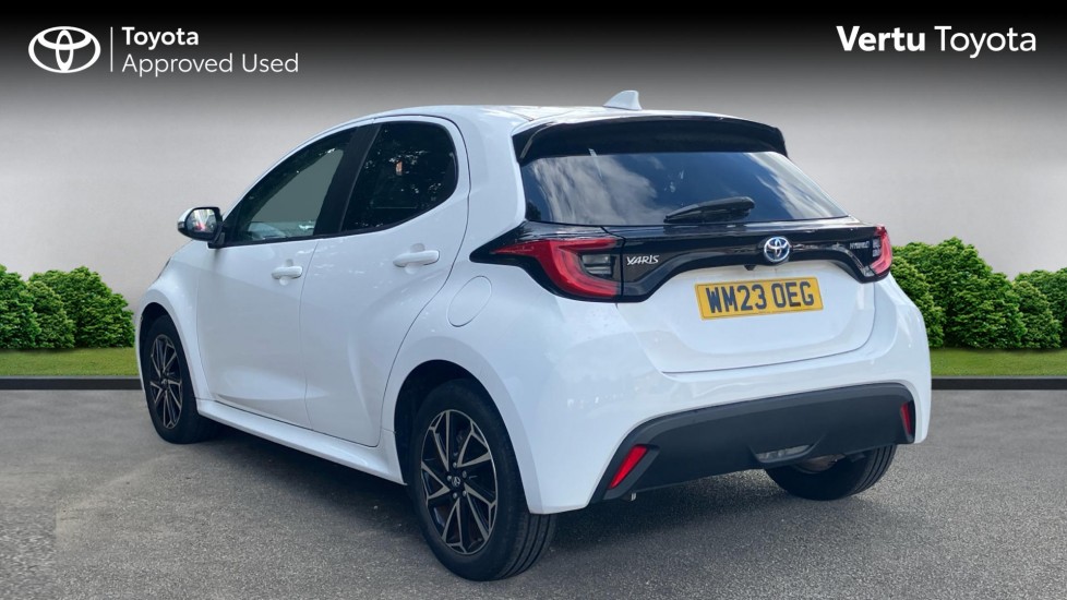 Toyota Yaris 1.5 Hybrid Design 5dr CVT Hybrid Hatchback - Image 4