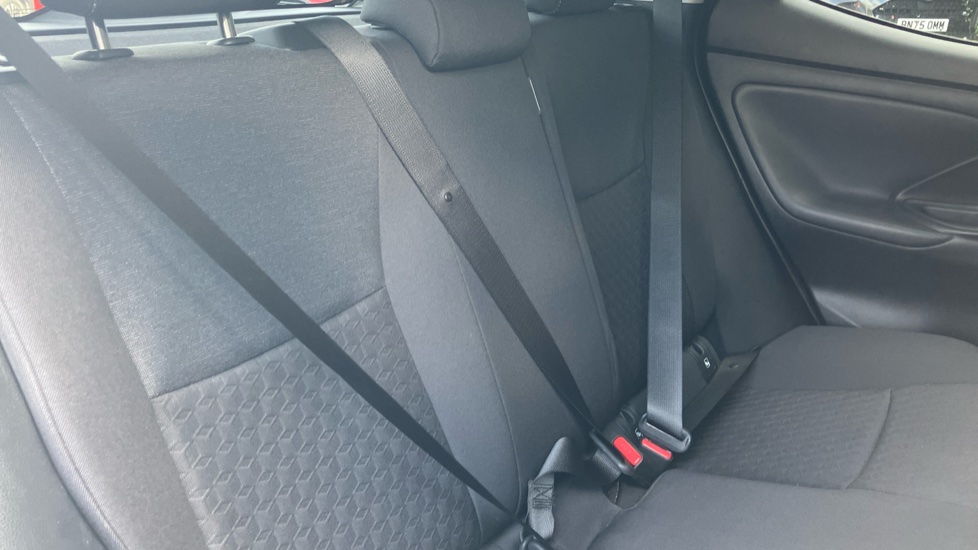 Toyota Yaris 1.5 Hybrid Design 5dr CVT Hybrid Hatchback - Image 8