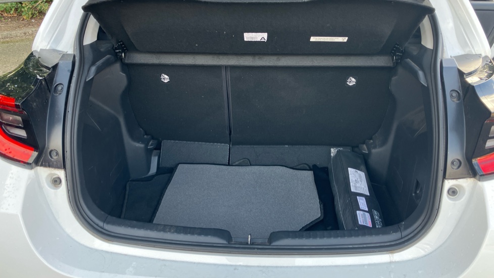 Toyota Yaris 1.5 Hybrid Design 5dr CVT Hybrid Hatchback - Image 13