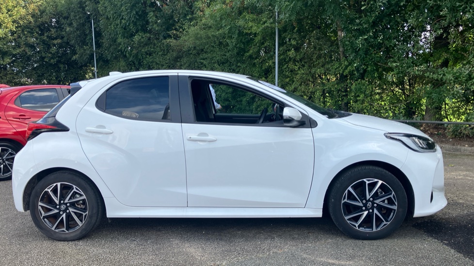 Toyota Yaris 1.5 Hybrid Design 5dr CVT Hybrid Hatchback - Image 23